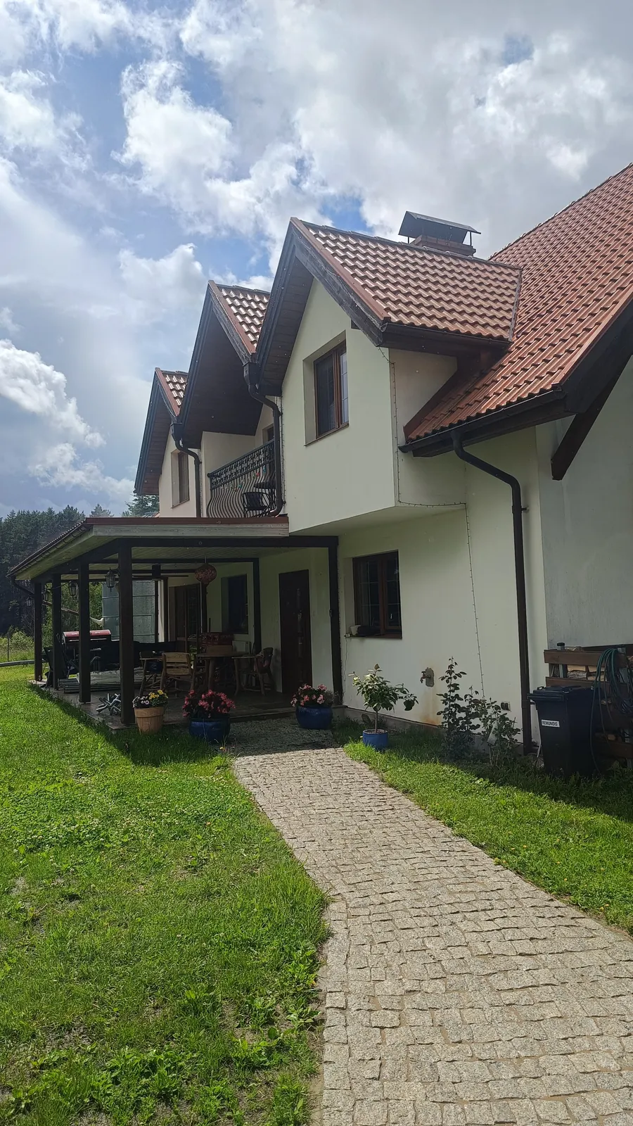 Dom gospodarstwa Pod Silosem z tarasem i ogrodem